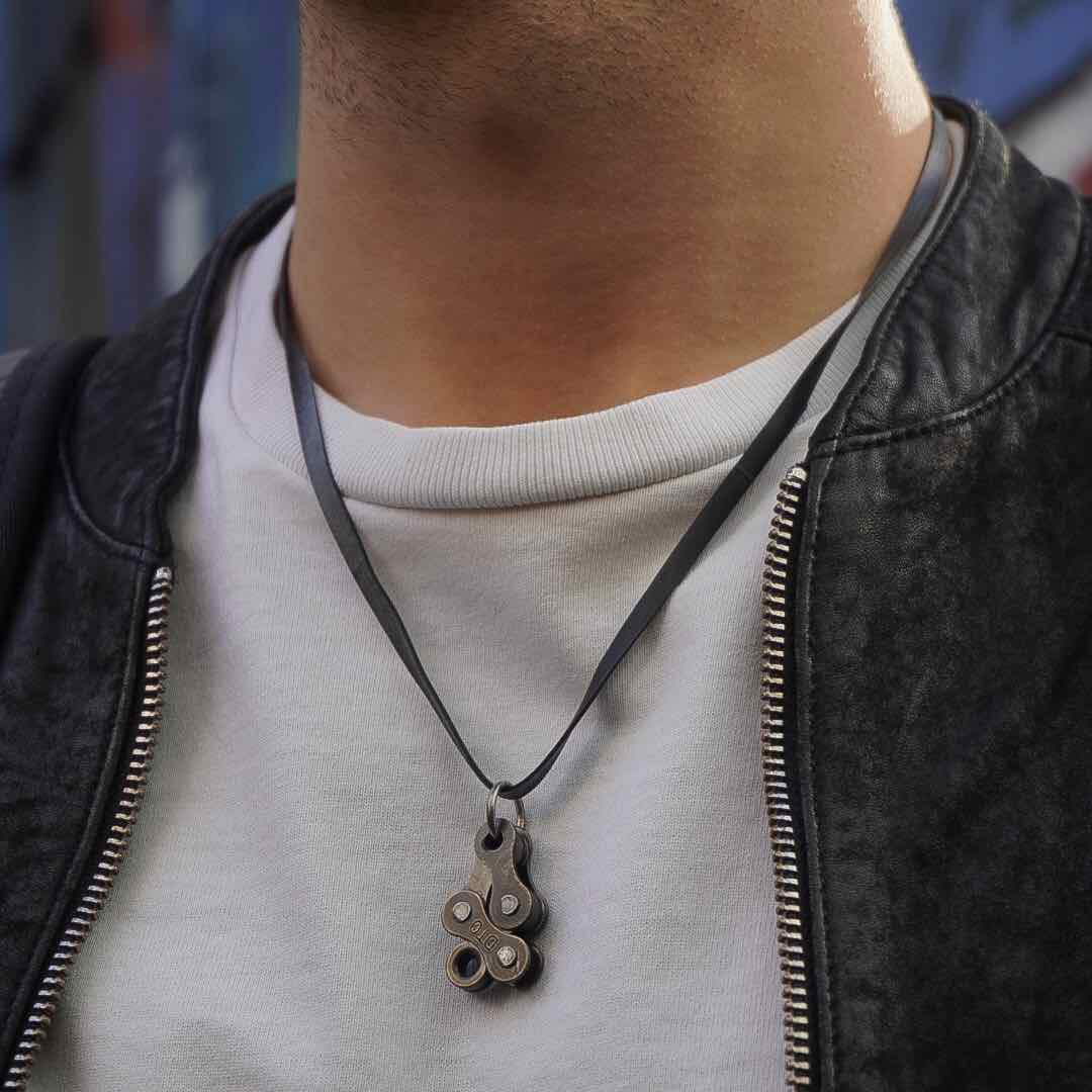 rennrad anhänger schmuck Bikeman recycelte Fahrradkette Anhänger Halskette – Paguro Upcycle