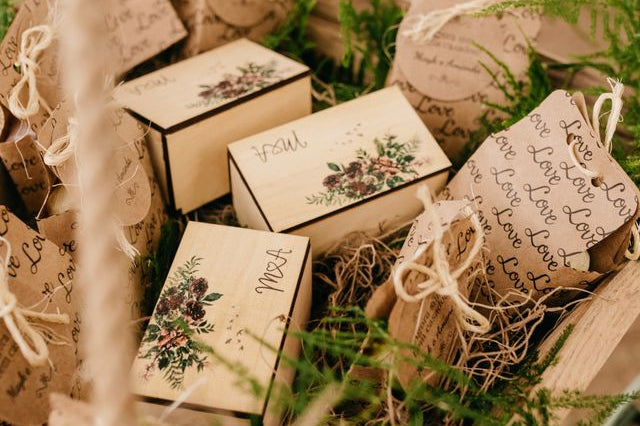 Sustainable wedding gifts and favours handmade from upcycled brass, reclaimed wood and bike chain by Paguro Upcycle