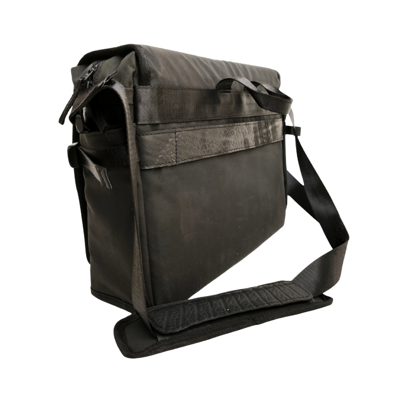 Nomad Voyager Messenger Bag