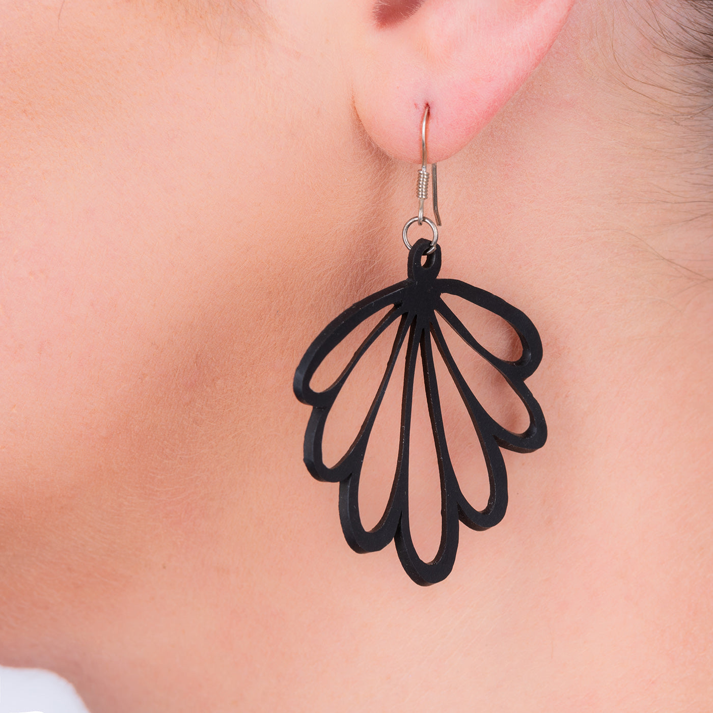 Shell Recycled Rubber Earrings – Paguro Upcycle